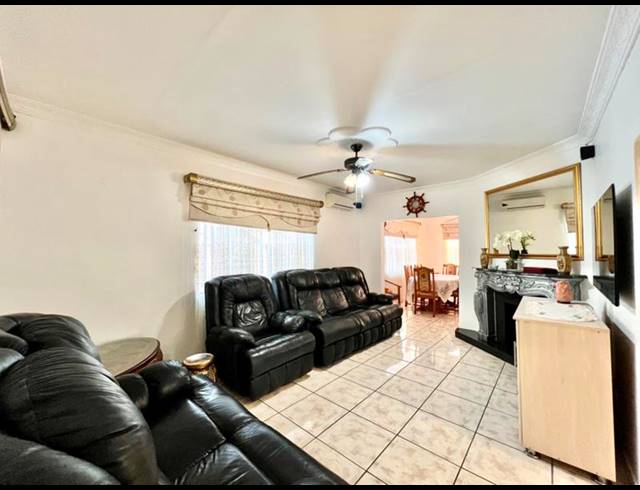 3 BEDROOM HOUSE FOR SALE IN ORIENT HEIGHTS